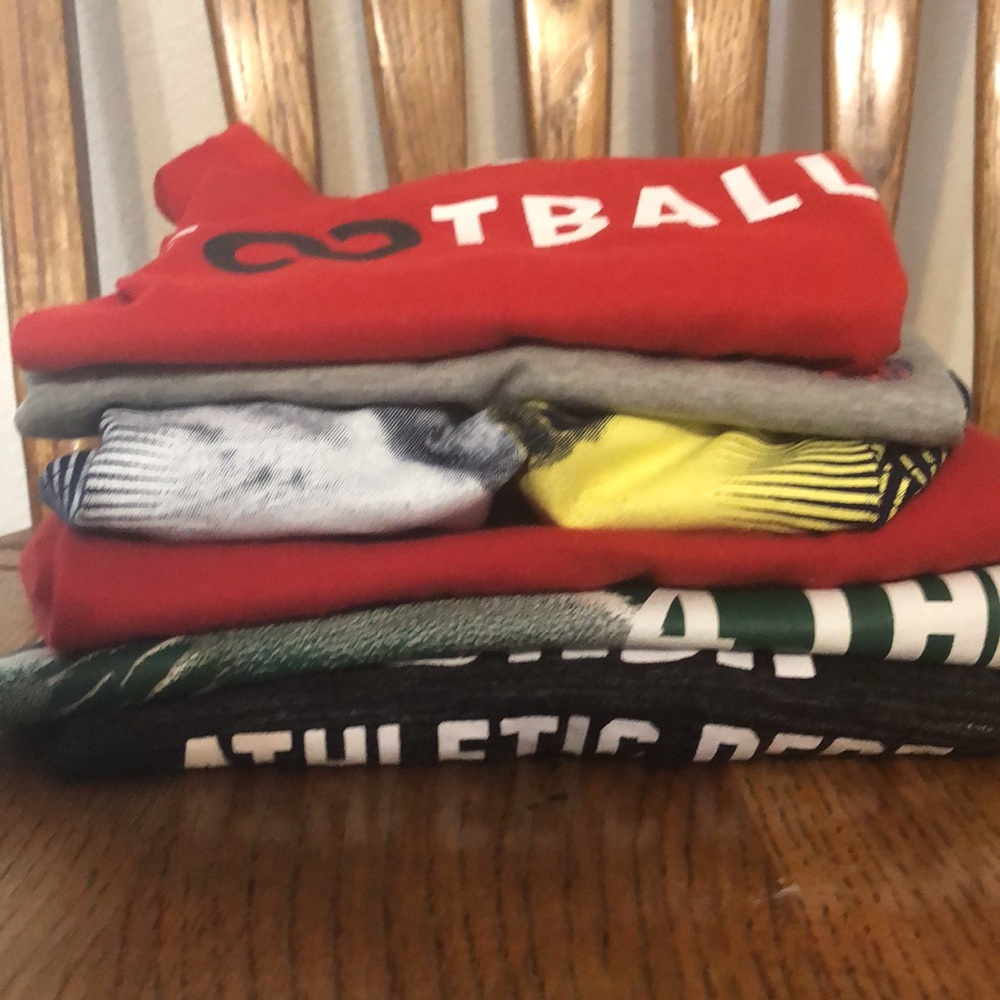 ‼️BUNDLE‼️ 6 boys TShirts - size 8